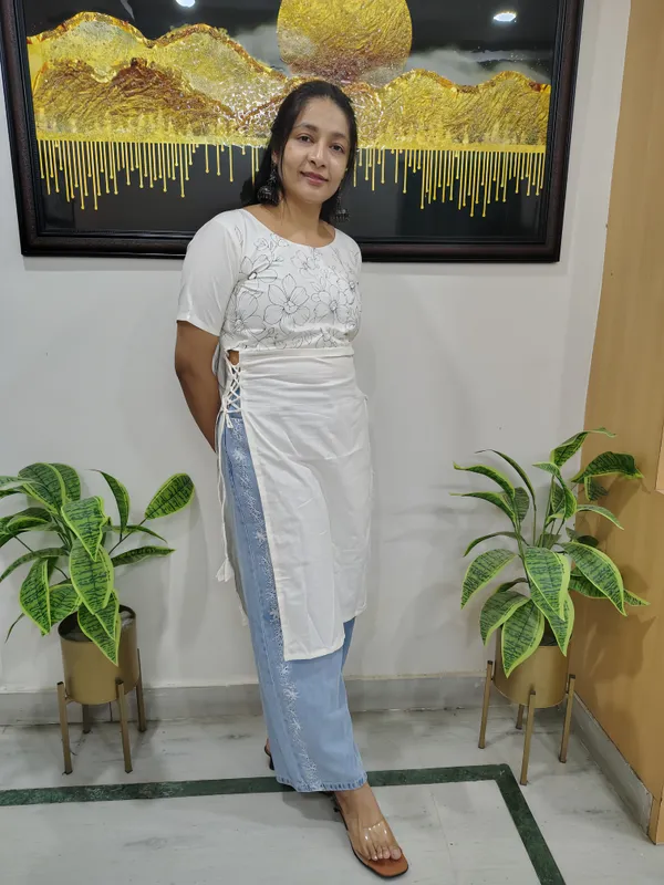 White_Elegant_Side_Tassels_Cotton_Printed_Design_Kurta_For_Women