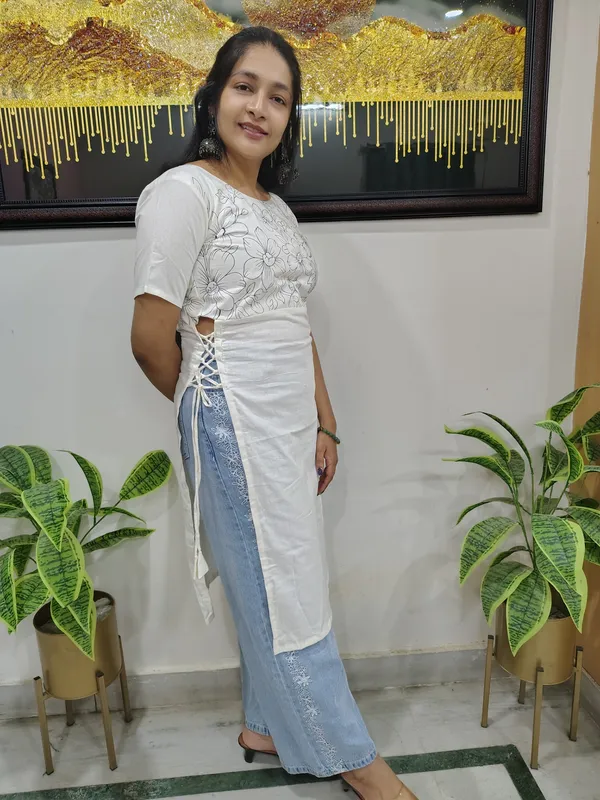 White_Elegant_Side_Tassels_Cotton_Printed_Design_Kurta_For_Women