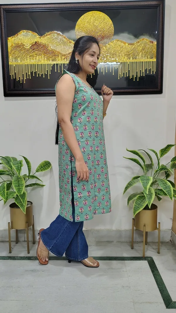 Green_Floral_Print_Sleeveless_Kurta_For_Women