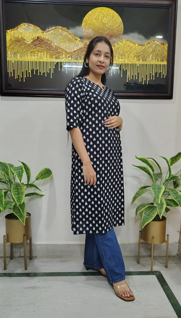 Black_Cotton_Ikkat_Print_Kurta_For_Women