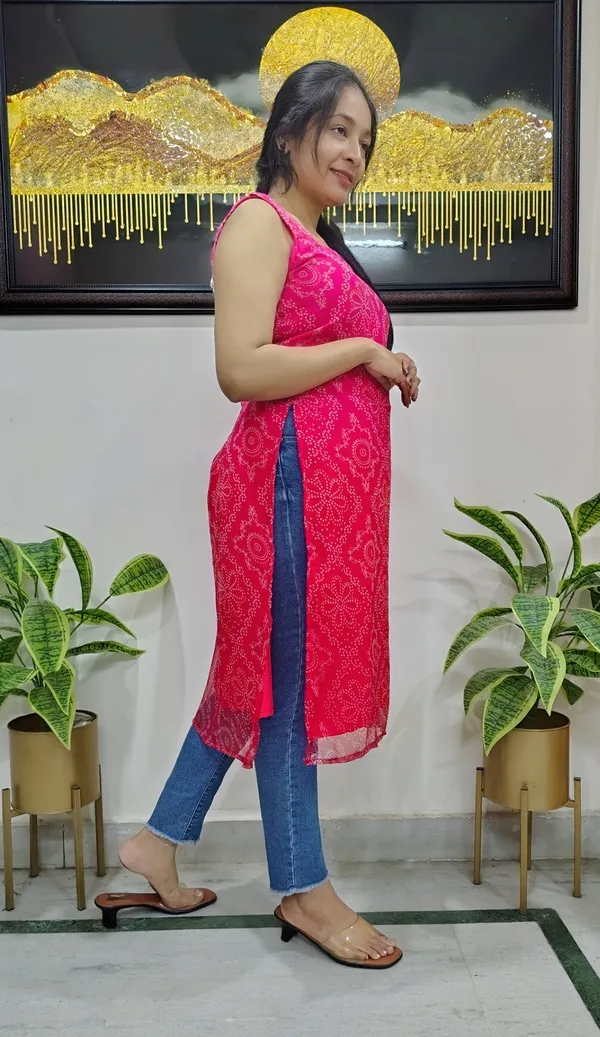 Pink_Dual_Shade_Bandhani-Print_Sleeveless_Georgette_Kurta_With_Back_Pearl_Lace_For_Women