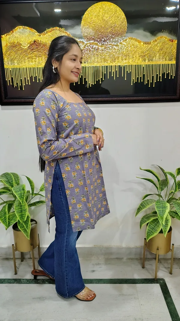 Cyan_Light_Floral_Print_Cotton_Full_Sleeves_Short_Kurta_For_Women