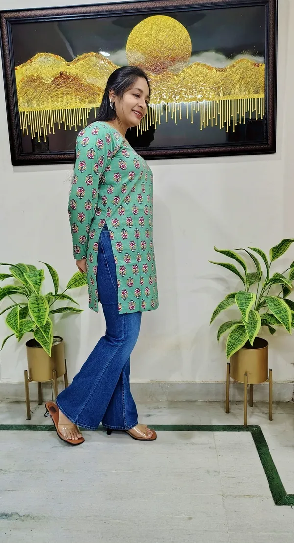 Green_Floral_Print_Full_Sleeves_Short_Kurta_For_Women