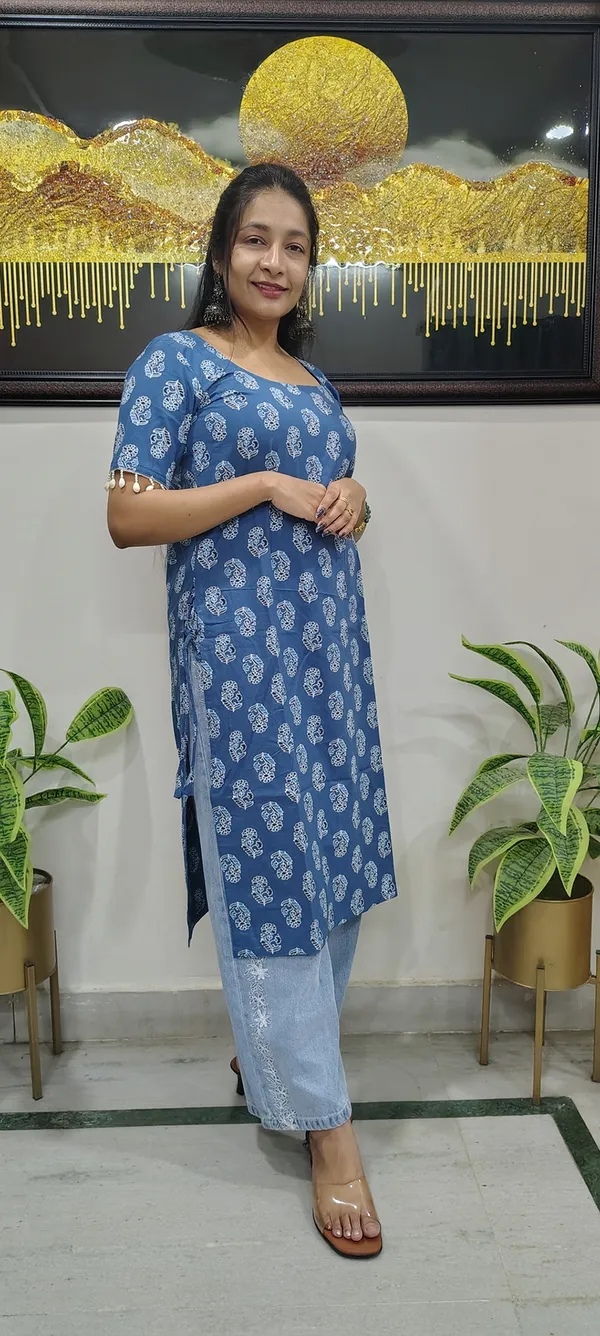 Blue_Sleeve_Shells_And_Side_Tassels_Printed_Cotton_Kurti_For_Women