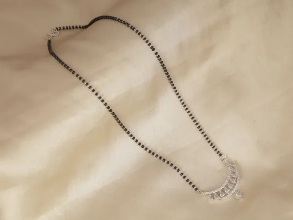Silver_Traditional_Mangalsutra_With_Earrings