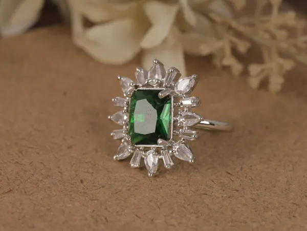 Green_Stylish_Design_Metal_Diamond_Ring