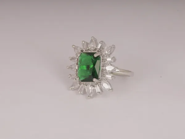 Green_Stylish_Design_Metal_Diamond_Ring