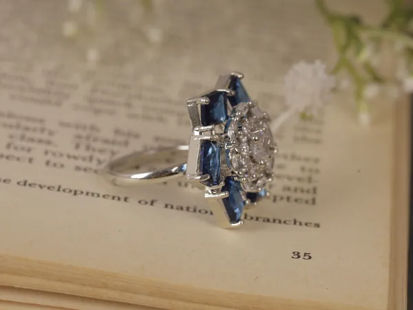 Blue_Stylish_Design_Metal_Diamond_Ring