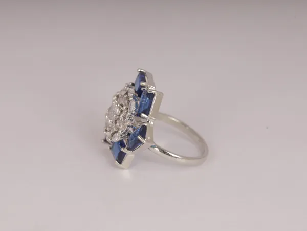 Blue_Stylish_Design_Metal_Diamond_Ring
