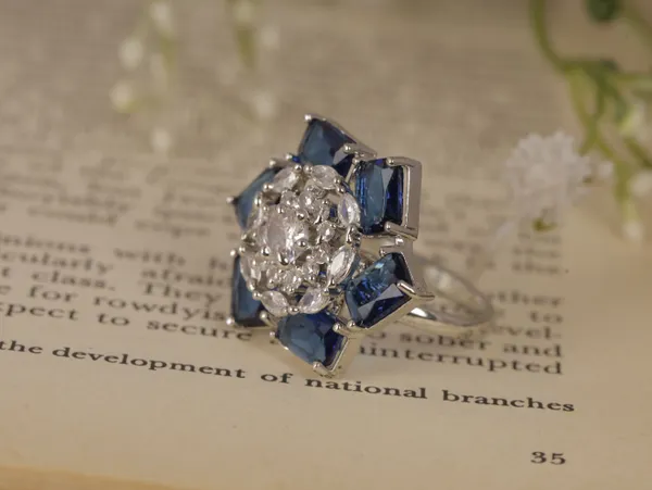 Blue_Stylish_Design_Metal_Diamond_Ring