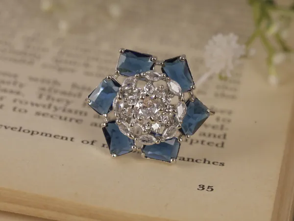Blue_Stylish_Design_Metal_Diamond_Ring