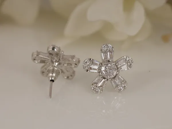 Silver_Alloy_Stud_Earrings_For_Women