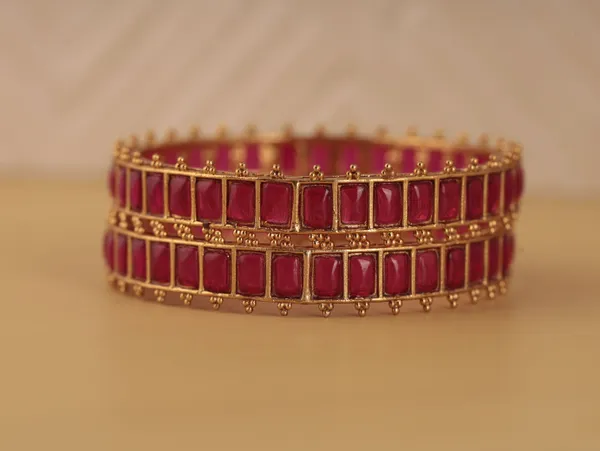 Red_Gold_Plated_Alloy_Emerald_Bangle_Set_(Pack_Of_2)