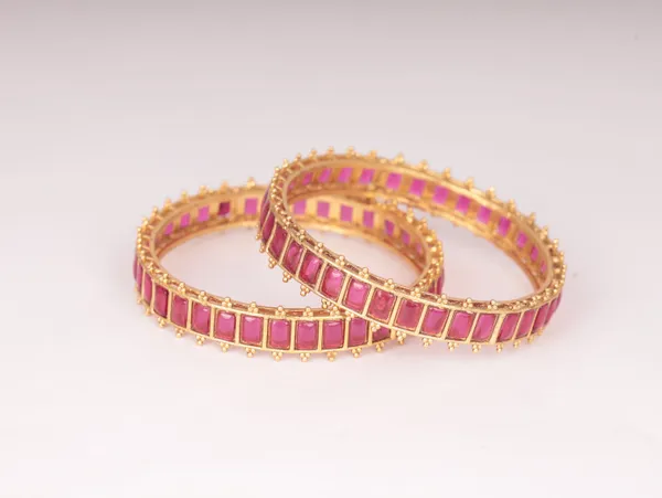 Red_Gold_Plated_Alloy_Emerald_Bangle_Set_(Pack_Of_2)