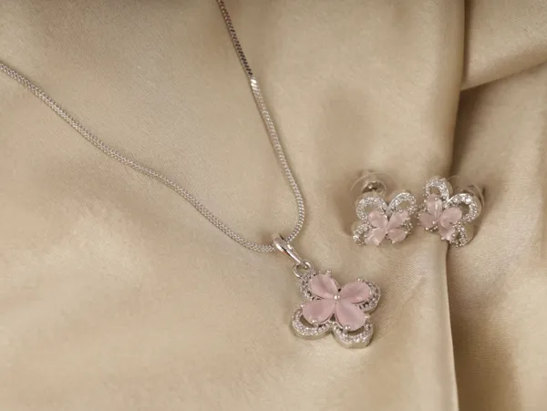 Pink_Stainless_Steel_Chain_With_Charm_Pendant_Crystal_Set