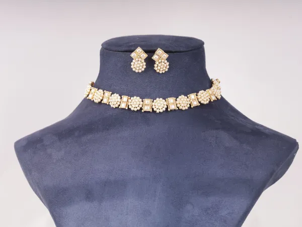White_Brass_Earring_&_Necklace_Jewellery_Set