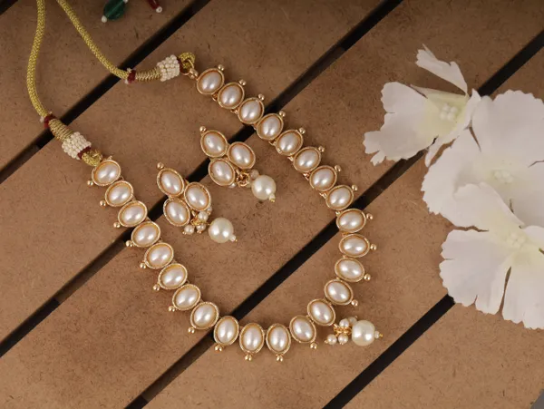 White_Brass_Earring_&_Necklace_Jewellery_Set