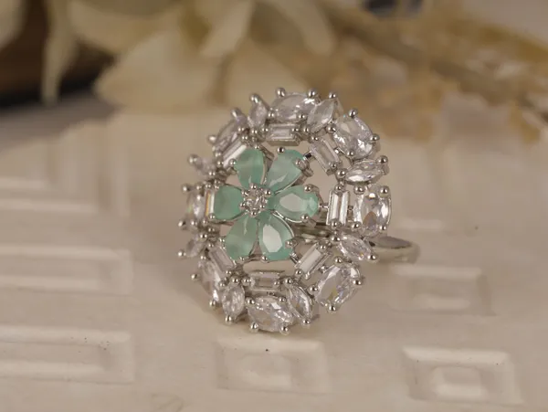 Green_Stylish_Design_Metal_Diamond_Ring