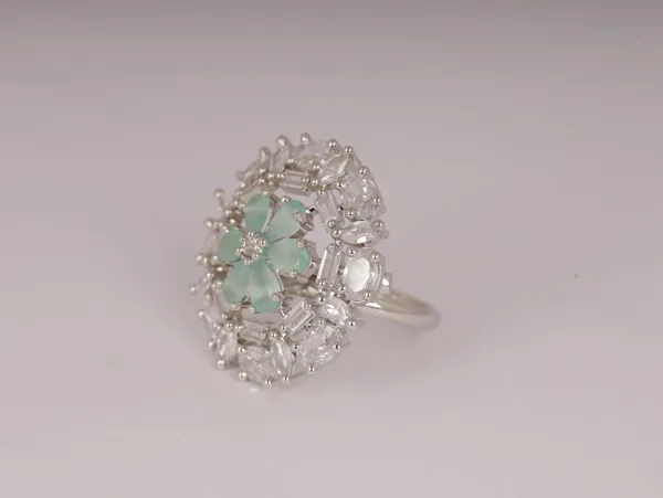 Green_Stylish_Design_Metal_Diamond_Ring