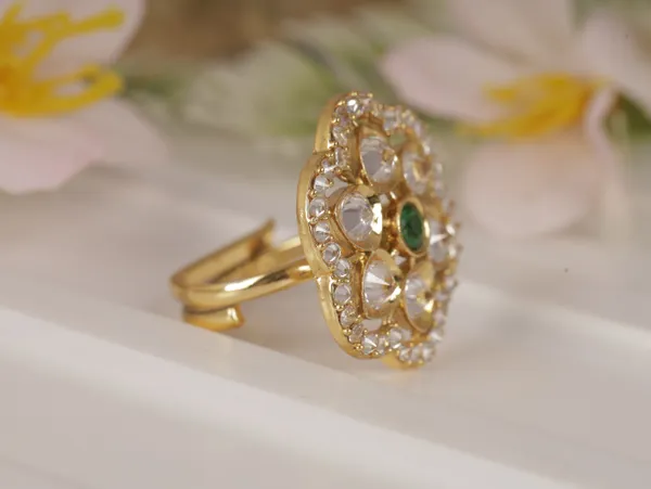 Green_Stylish_Design_Metal_Emerald_Ring