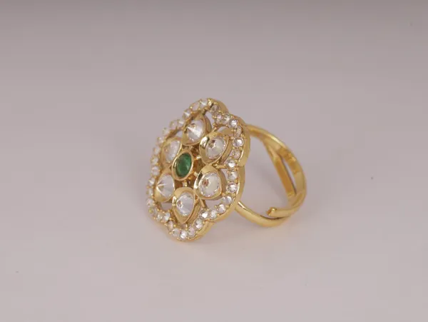 Green_Stylish_Design_Metal_Emerald_Ring