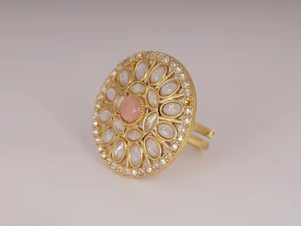 Pink_Stylish_Design_Metal_Emerald_Ring