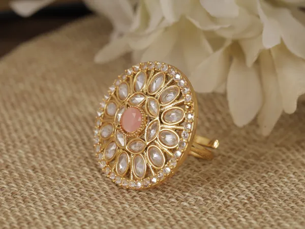 Pink_Stylish_Design_Metal_Emerald_Ring
