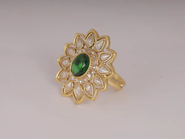 Red_Stylish_Design_Metal_Emerald_Ring