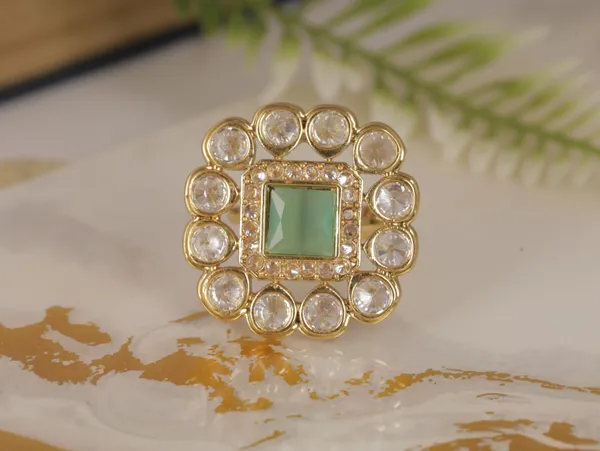 Multicolor_Stylish_Design_Metal_Emerald_Ring