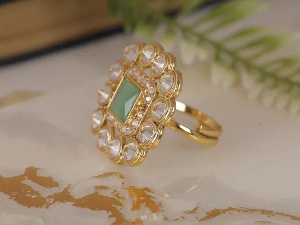 Multicolor_Stylish_Design_Metal_Emerald_Ring