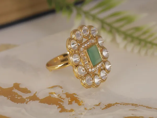 Multicolor_Stylish_Design_Metal_Emerald_Ring