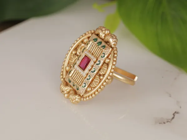Green_Stylish_Design_Metal_Emerald_Ring