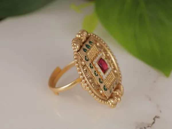 Green_Stylish_Design_Metal_Emerald_Ring