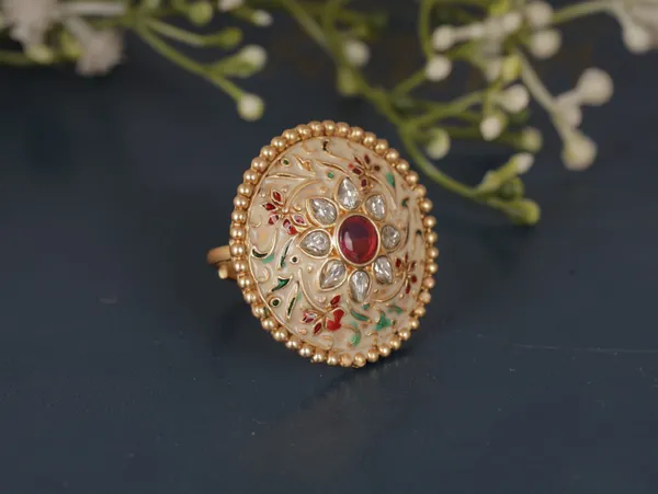 Pink_Stylish_Design_Metal_Emerald_Ring