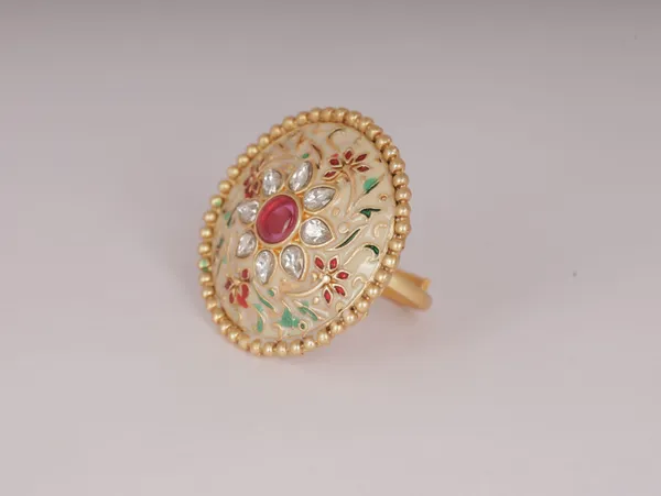 Pink_Stylish_Design_Metal_Emerald_Ring