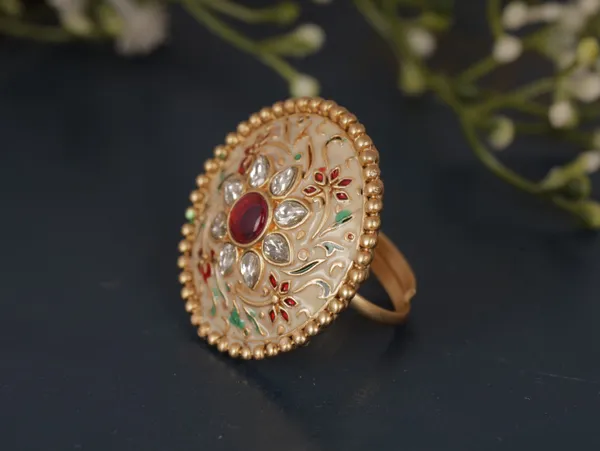Pink_Stylish_Design_Metal_Emerald_Ring