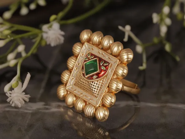 Red_Stylish_Design_Metal_Emerald_Ring
