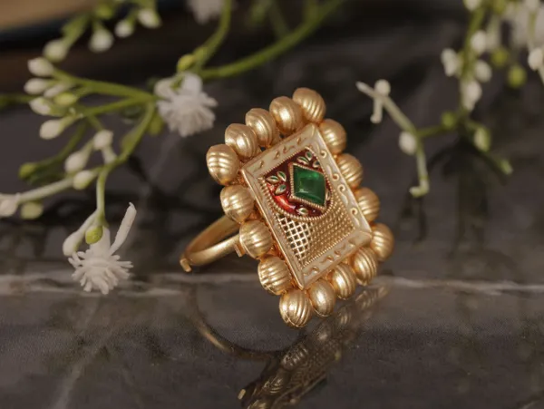 Red_Stylish_Design_Metal_Emerald_Ring