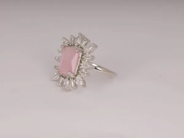 Pink_Stylish_Design_Metal_Diamond_Ring