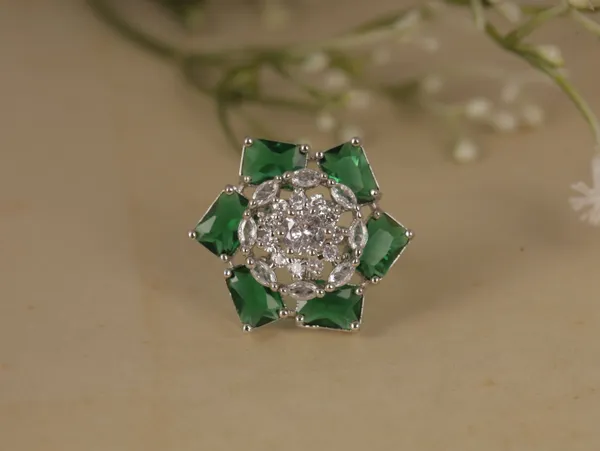 Green_Stylish_Design_Metal_Diamond_Ring