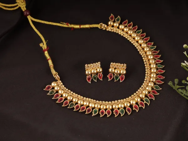 Green_Gold_Plated_Brass_Earring_&_Necklace_Jewellery_Set