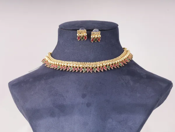 Green_Gold_Plated_Brass_Earring_&_Necklace_Jewellery_Set