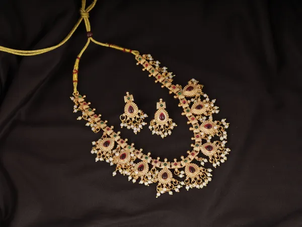 Red_Gold_Plated_Brass_Earring_&_Necklace_Jewellery_Set