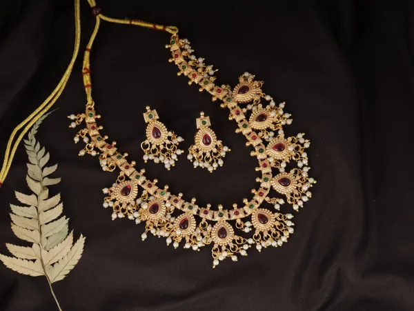 Red_Gold_Plated_Brass_Earring_&_Necklace_Jewellery_Set
