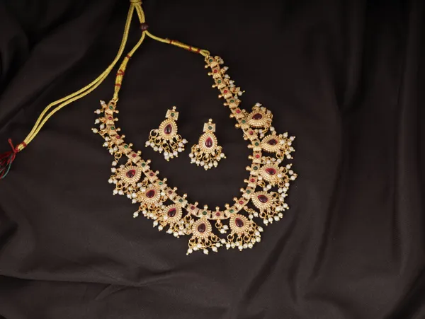 Red_Gold_Plated_Brass_Earring_&_Necklace_Jewellery_Set