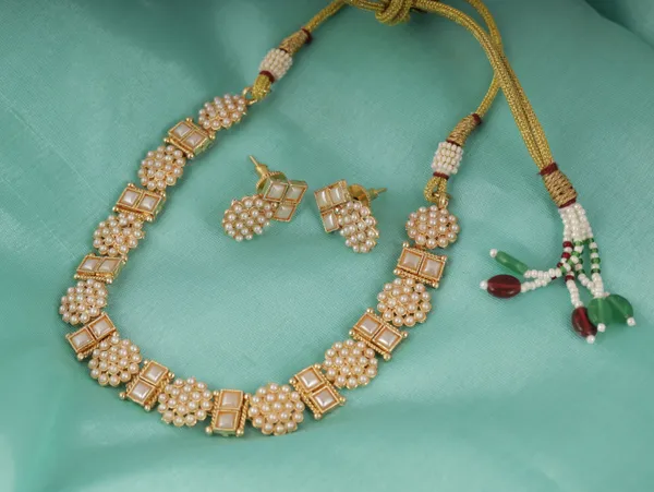 White_Brass_Earring_&_Necklace_Jewellery_Set