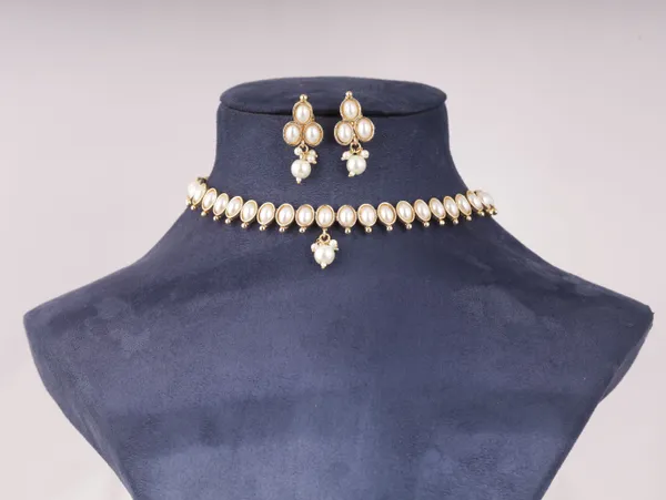 White_Brass_Earring_&_Necklace_Jewellery_Set