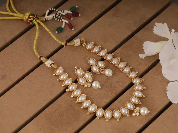 White_Brass_Earring_&_Necklace_Jewellery_Set