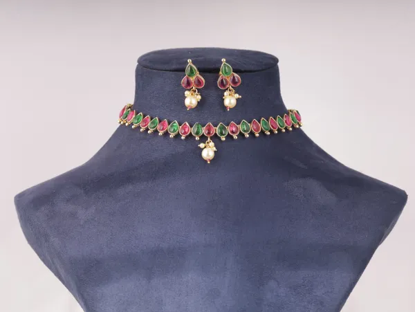 Green_Brass_Earring_&_Necklace_Jewellery_Set