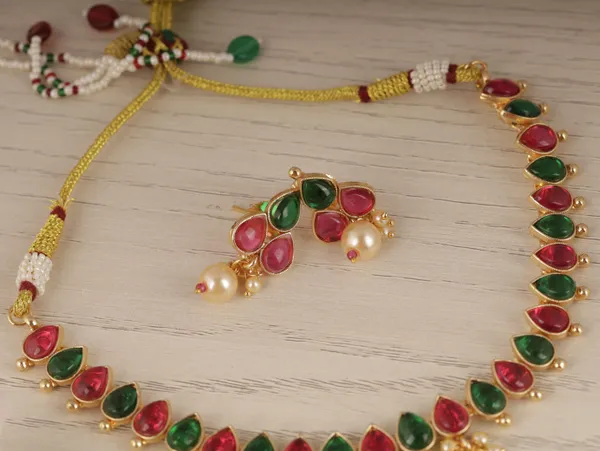 Green_Brass_Earring_&_Necklace_Jewellery_Set